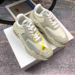 Men/Women Balenciaga Triple S 2.0 Grey Sneaker