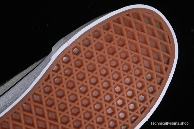 Vans Classics Knu Skool Retro Sneakers with Thick Tongue and Oversized Toe - VN0009QC02Y