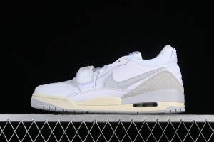 Air Jordan Legacy AJ312 Low Sneakers