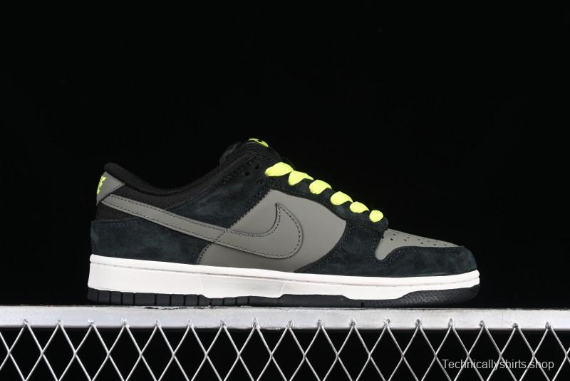 Nike Dunk Low SB Skateboarding Shoes - 302517-236