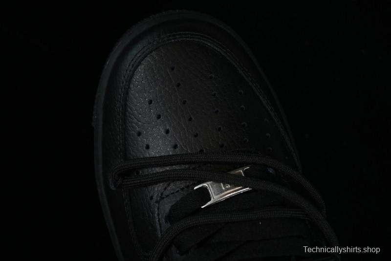 Nike Air Force 1 '07 Low Classic Lace-Up Casual Sneakers in Black & White - ZH0316-018