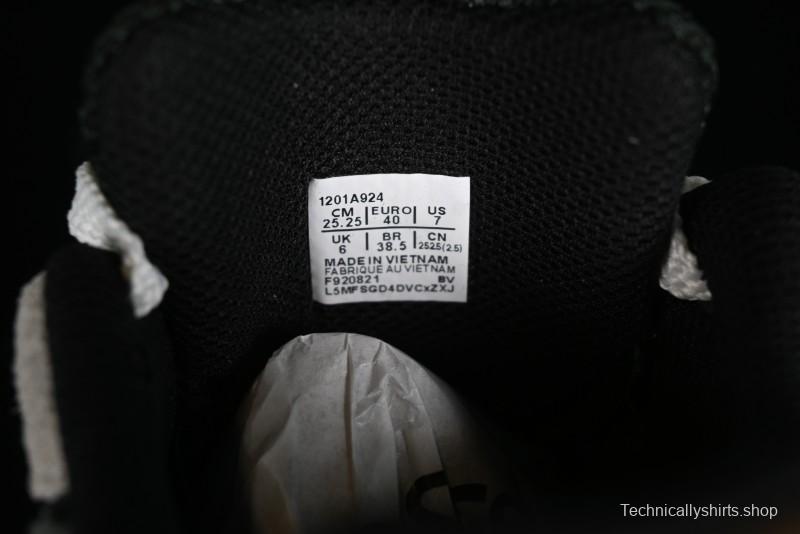 Asics Tiger GEL-1130 Low-Top Retro Running Shoes with GEL Cushioning and Durable Outsole - 1201A924-300