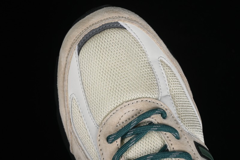 New Balance 990 Series Premium Made in USA Retro Casual Running Shoes - U990GB4