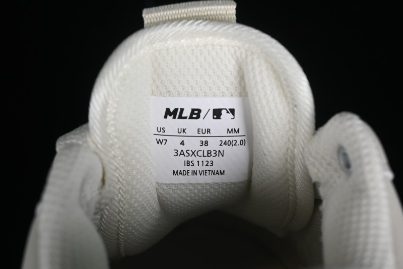 MLB Chunky Liner New York Yankees Lightweight Platform Sneakers with 6cm Height Increase - 3ASXCLB3N50IVS