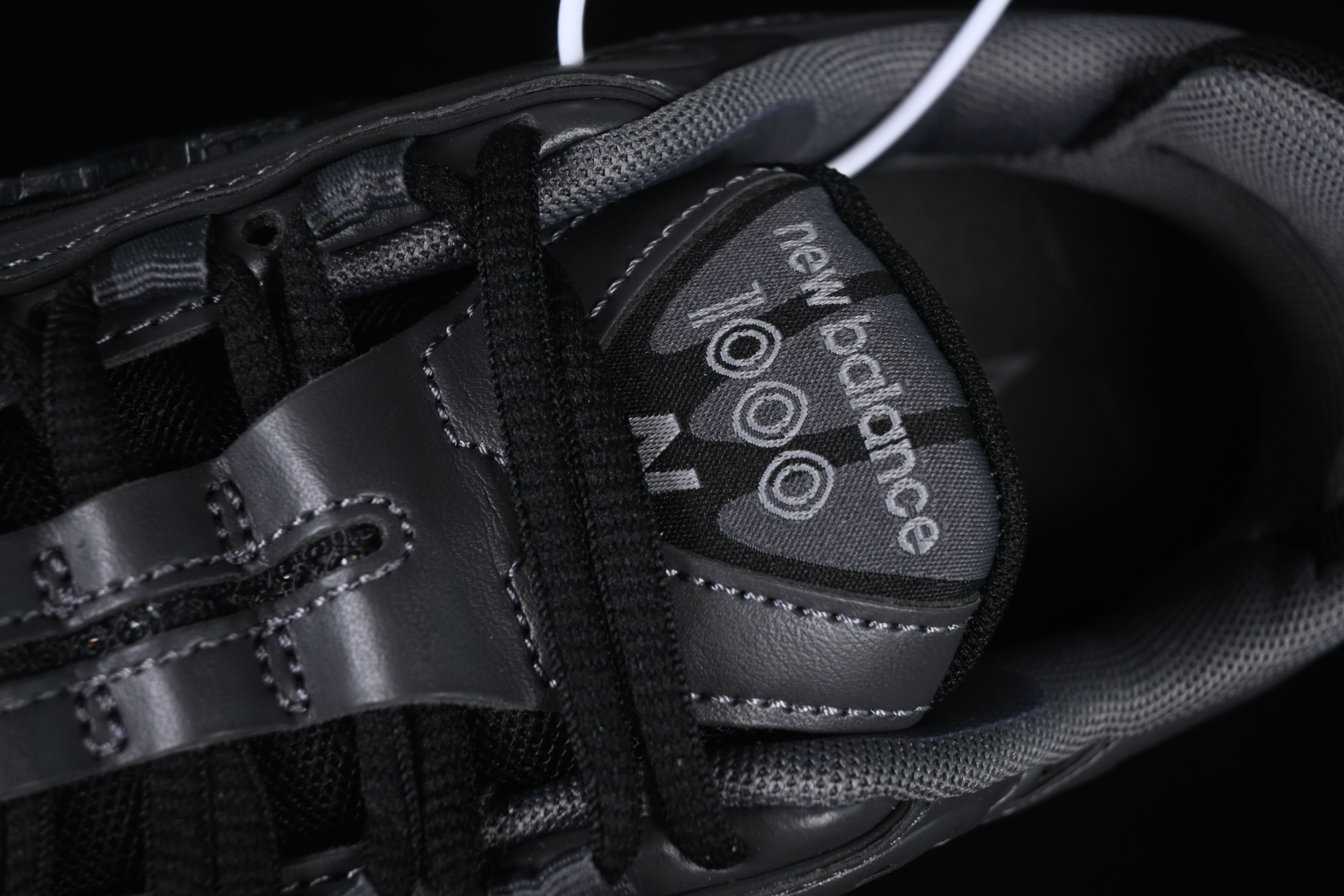 New Balance 1000 Series Retro Dad Style Low-Top Casual Running Shoes - M1000EB