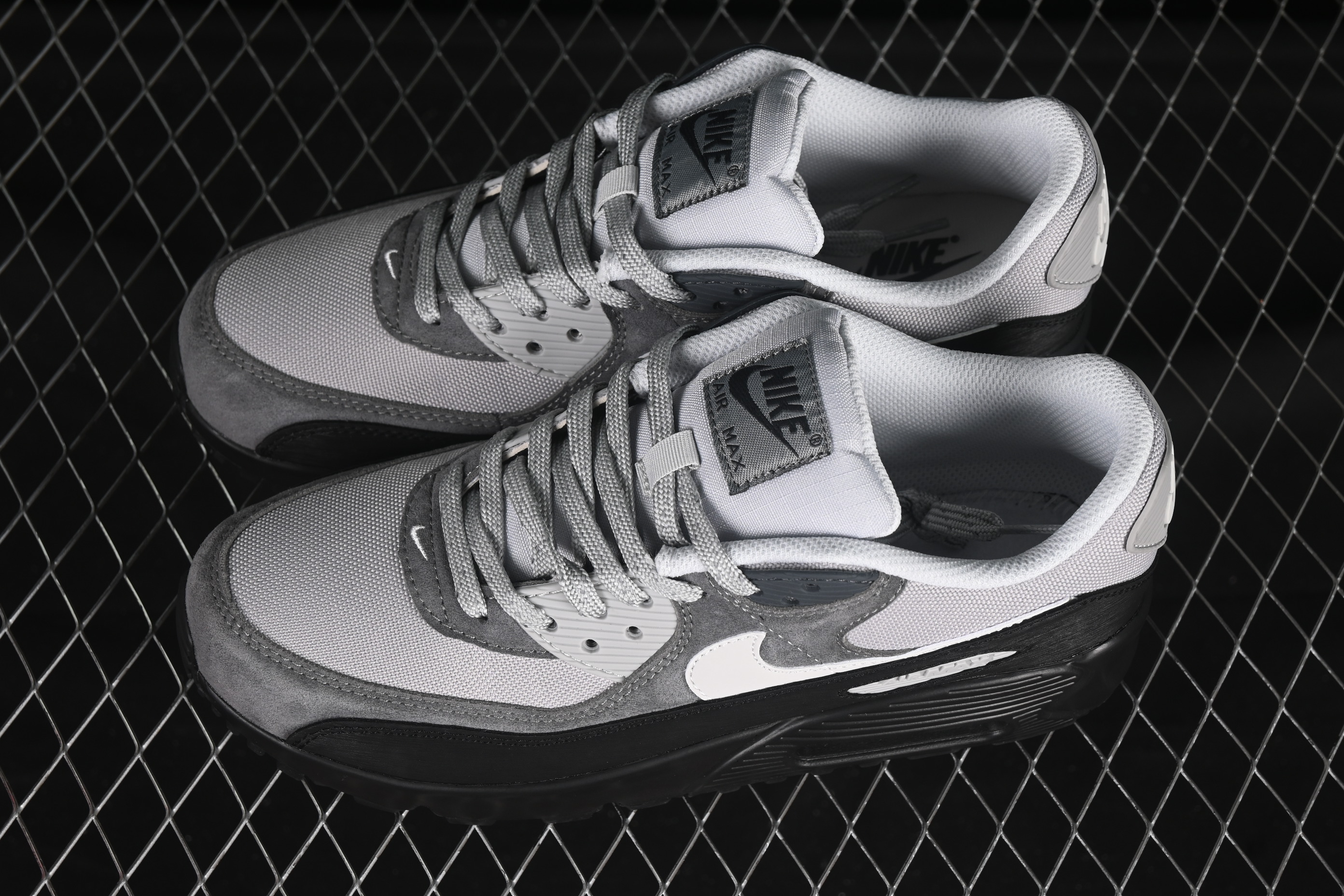 Nike Air Max 90 Retro Running Shoes with Visible Air Cushion - HQ3817-001