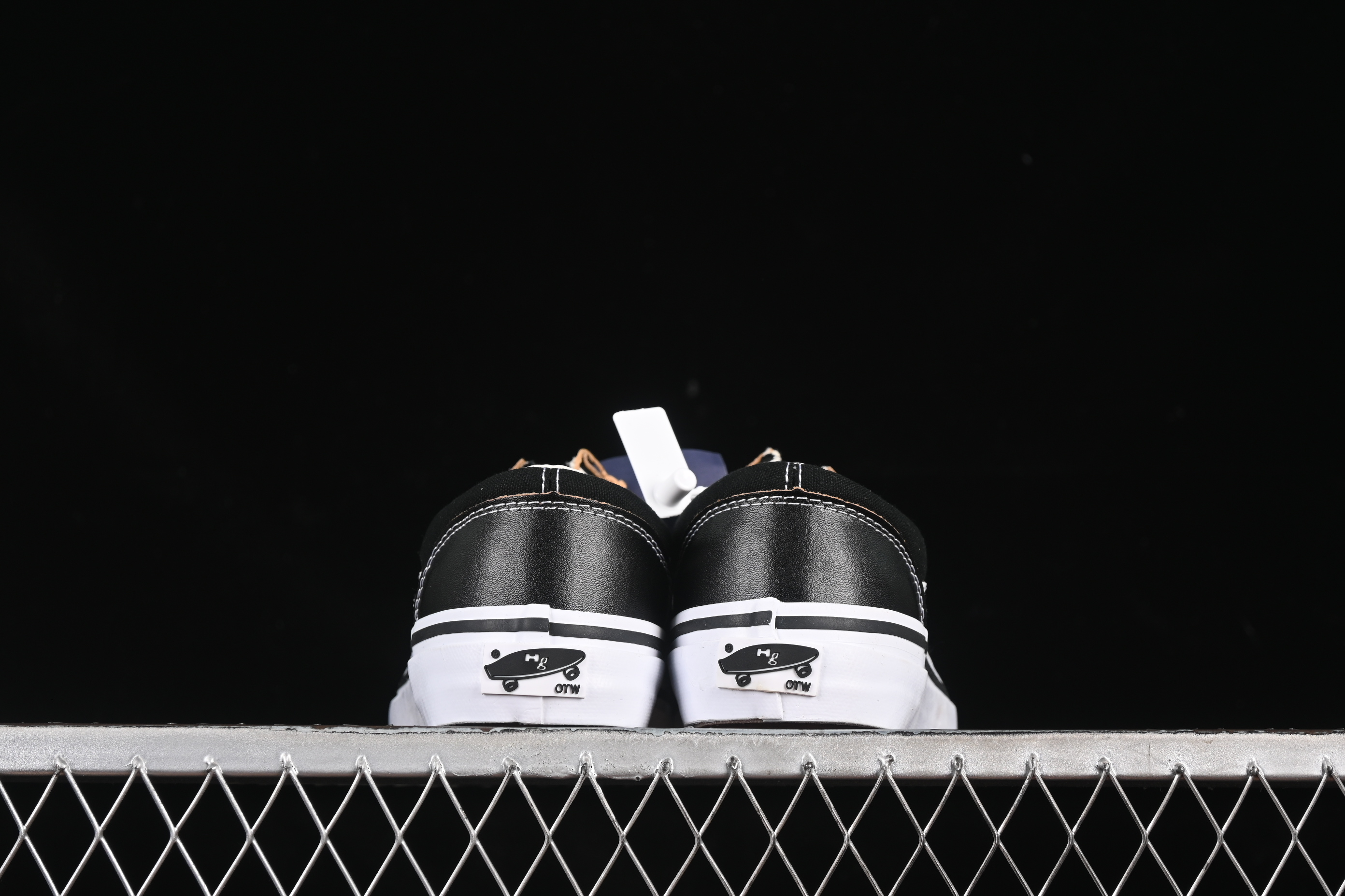 Vans Old Skool 36 Vibram Low-Top Retro Skate Shoes - VN000D2GBA2