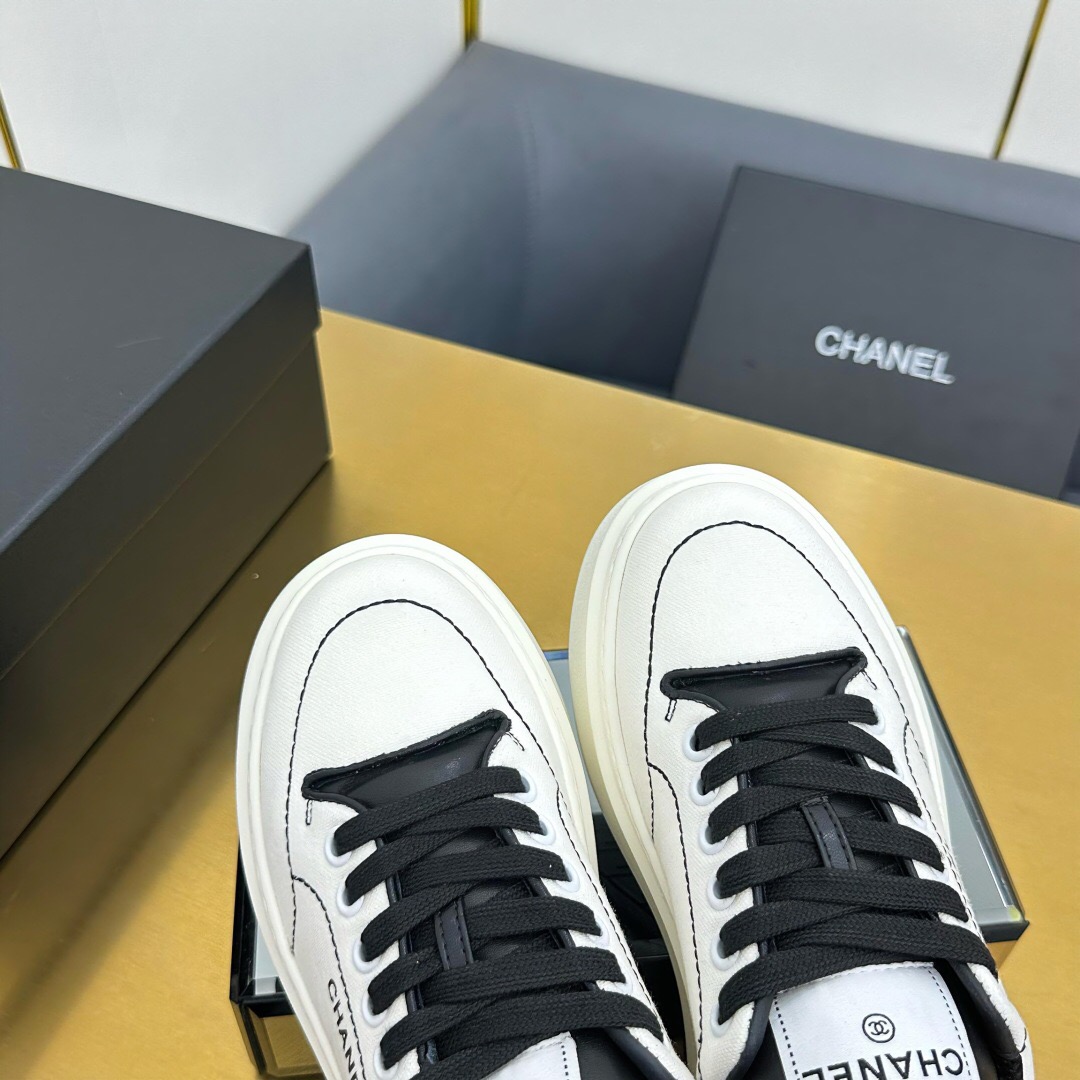 2025 Unisex Chanel White Black Silk Leather Sneakers Embroidery