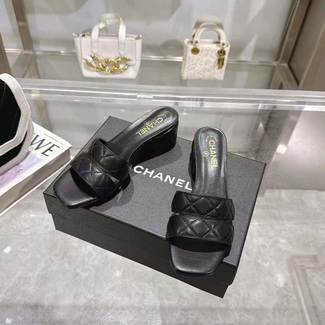 2025 Women Chanel Black Lambskin Sandals