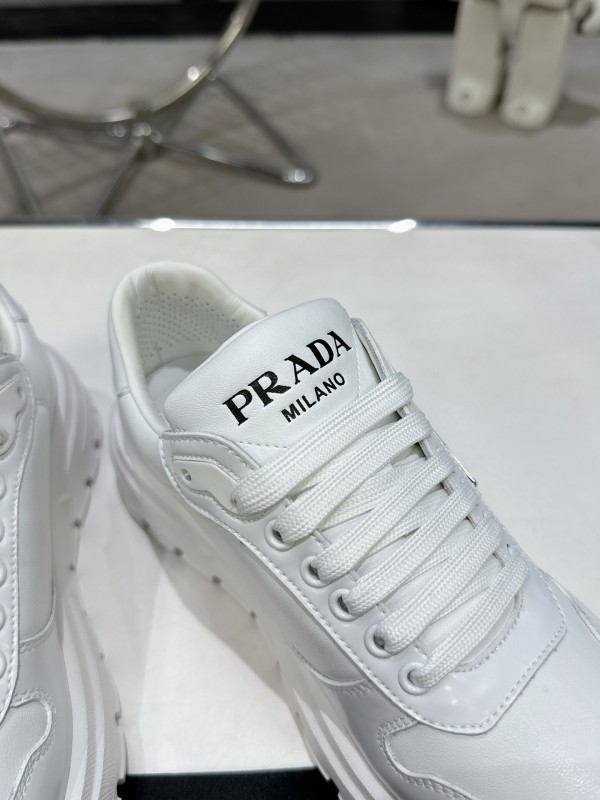 2025 Men Prada White Leather Sneakers KFY00310