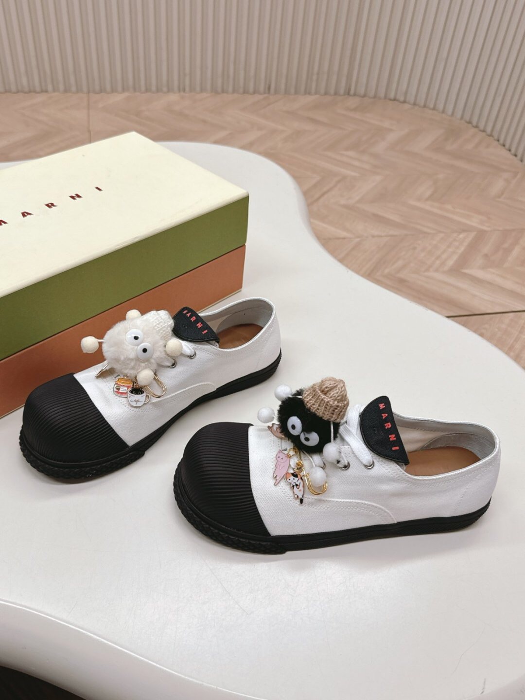 2025 Women Marni White Black Leather Casual Sneakers LY00250F