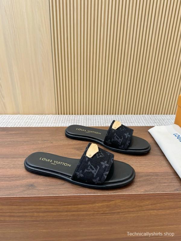 2025 Women Louis Vuitton Black Canvas Slippers LY00200