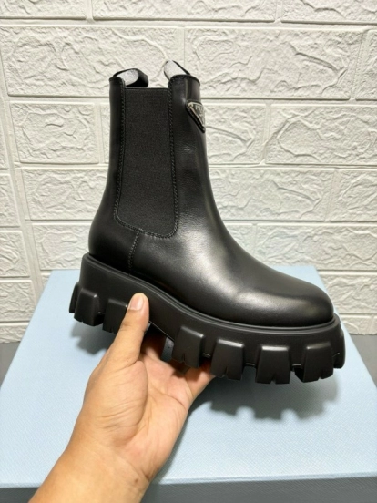2024 Women Prada Black Leather Chelsea Boots MJ00380