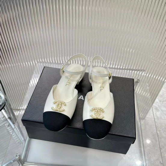 2025 Women Chanel White Black Leather Slingback Flats