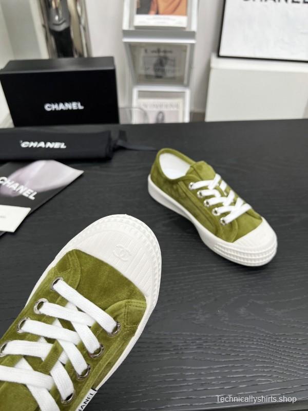 2025 Women Chanel Green Suede Casual Sneakers LY00230
