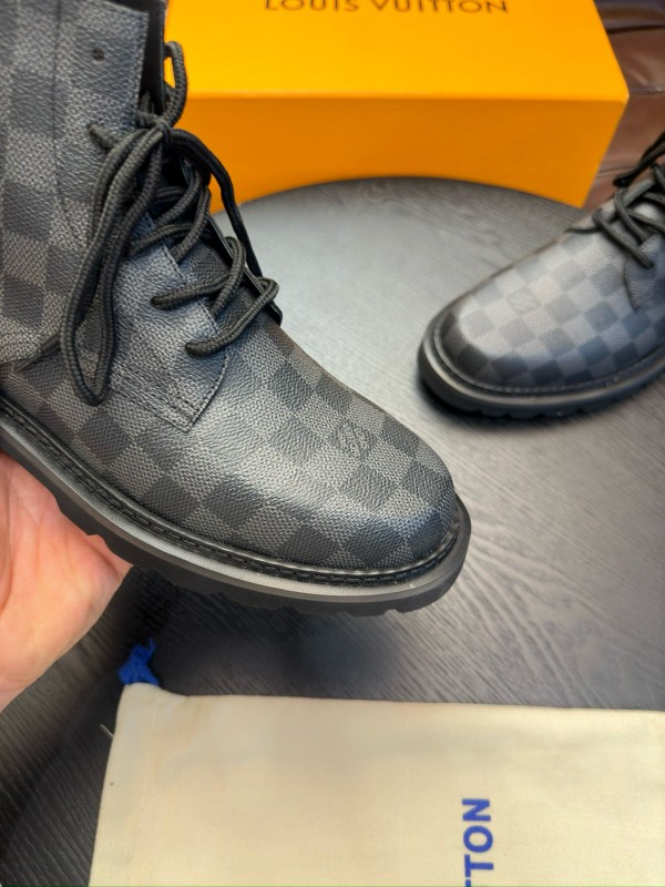 2024 Men Louis Vuitton Black Grey Leather Ankle Boots MJ00440