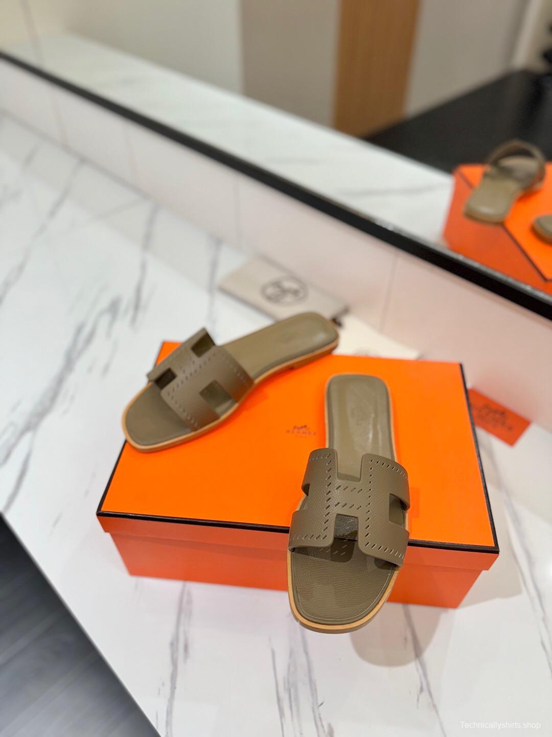 2025 Women Hermès Khaki Leather Slippers