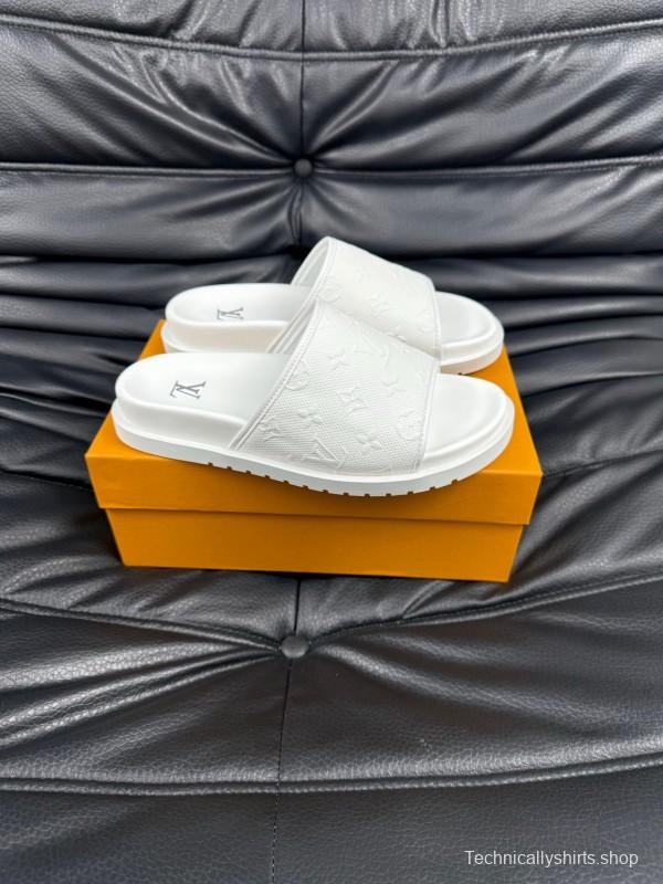 2025 Unisex Louis Vuitton White Leather Slippers AS00170