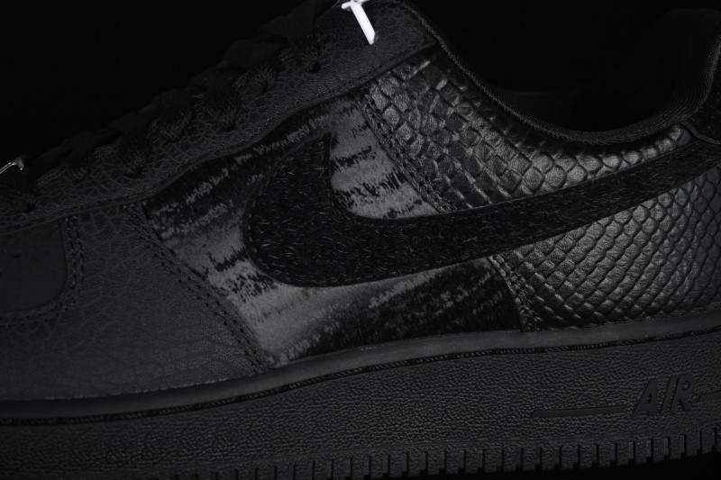 Nike Air Force 1'07 Low Casual Sneakers with Full-Length Air Cushion - HQ1977-001