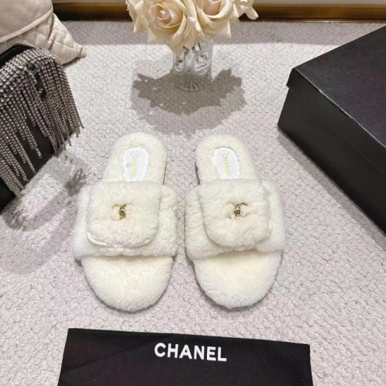 Chanel 2025/SS Lock Buckle Butterfly Slippers - LY00250
