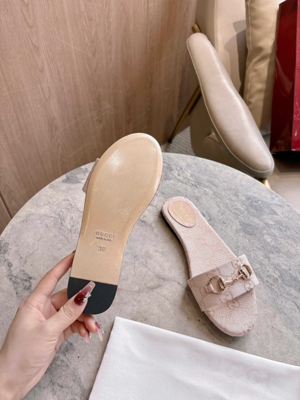 Gucci 2025/SS Leather Mule Sandals with Light Gold Hardware - LY00280