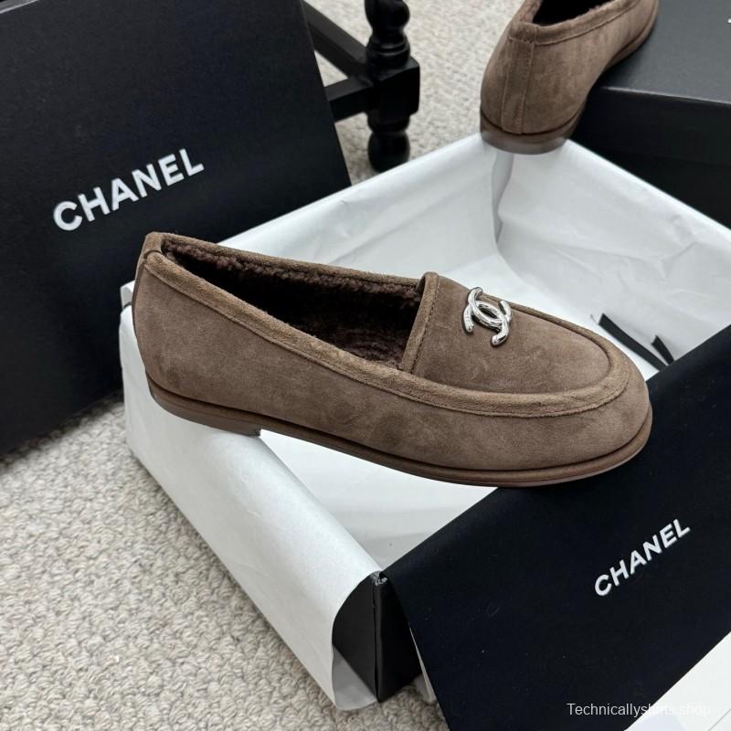 Chanel 2025 SS Teddy Fur Loafers with Double C Logo - KFY00300