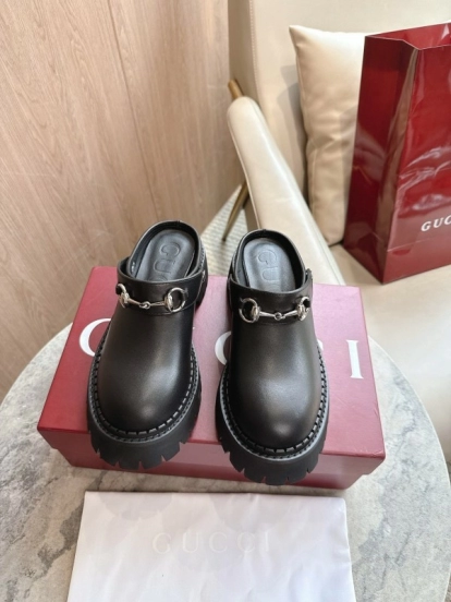 Gucci Women's Mule Shoes with Horsebit Detail - LY00300