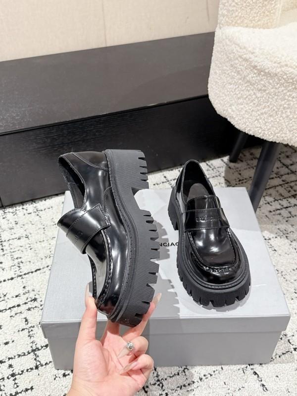 Balenciaga 2025 SS Loafers with Retro Design and Lightweight TPU Sole - KFY00320