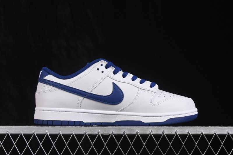 Nike SB Dunk Low Skateboarding Shoes in White and Green - HF5441-117