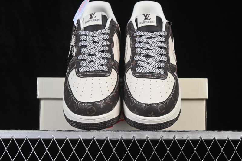 Nike Air Force 1 '07 Low Basketball Shoes with Full-Length Air Cushion - DW8806-010