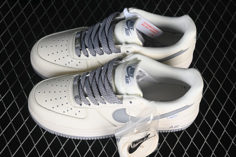 Nike Air Force 1 '07 Low Lifestyle Sneakers with Classic Leather Upper and Cushioned Midsole - SM6668-121