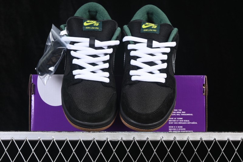 Nike SB Dunk Low Skateboarding Shoes with Cushioned Collar and Premium Leather - FQ7585-200