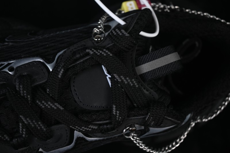Balenciaga 3XL Charms Men Running Shoes with Cushioned Sole and Fashion-Forward Design - W3XCN1000