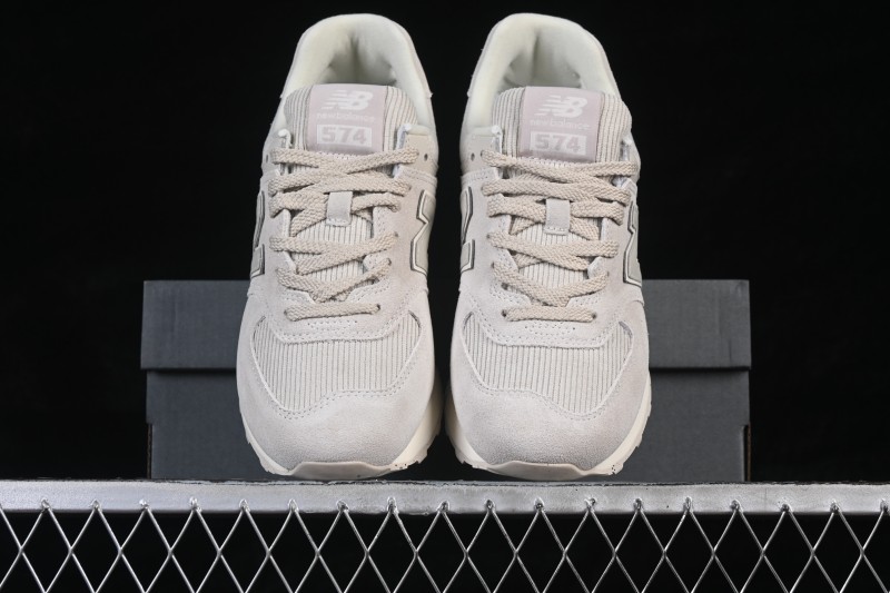 New Balance 574 Retro Running Shoes for Women with Suede and Mesh Upper - WL574CBG
