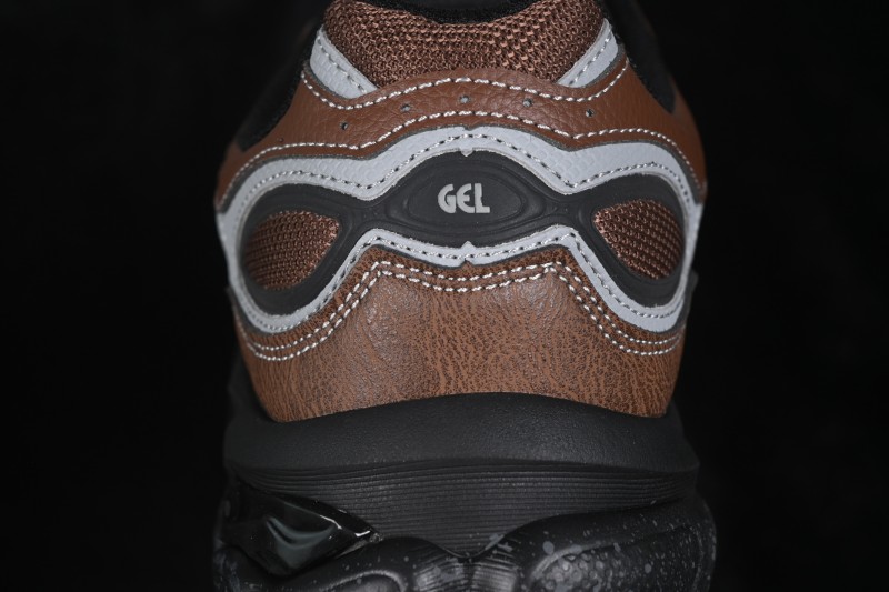 Asics Gel-NYC 2.0 Retro Running Shoes with Breathable Mesh and Suede Upper - 1203A896-200