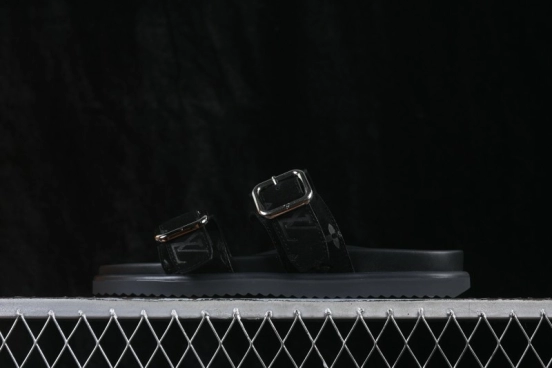 Louis Vuitton Venice Comfort Calfskin Suede Round-Toe Slide Sandals - T.E5