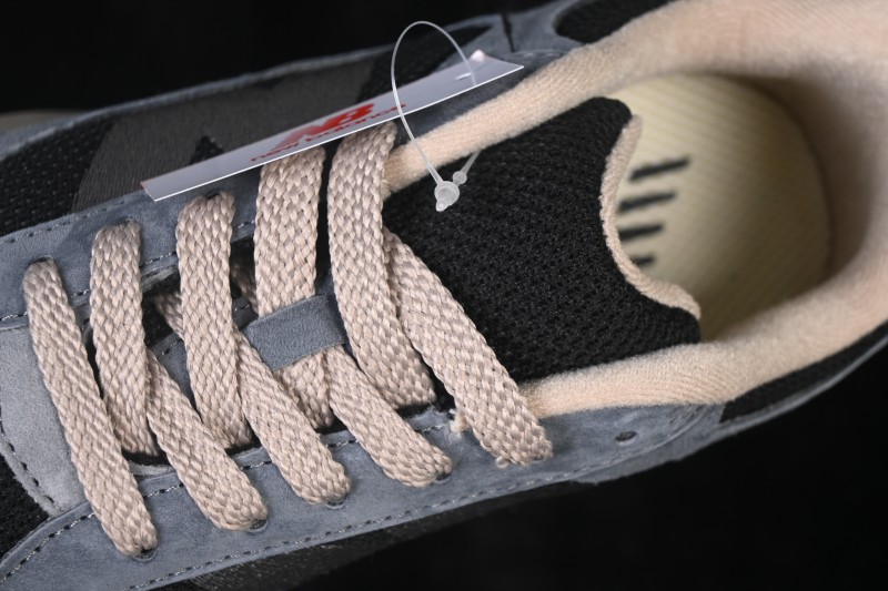New Balance Retro Running Shoes UWRPDCST