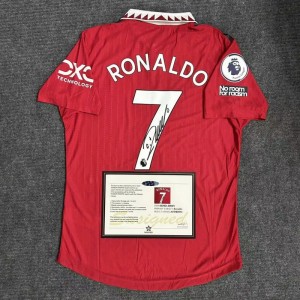 Ronaldo 22/23 Man United Signature + COA