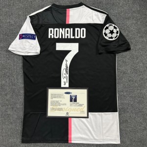 Ronaldo Juventus 19/20 Signature Jersey